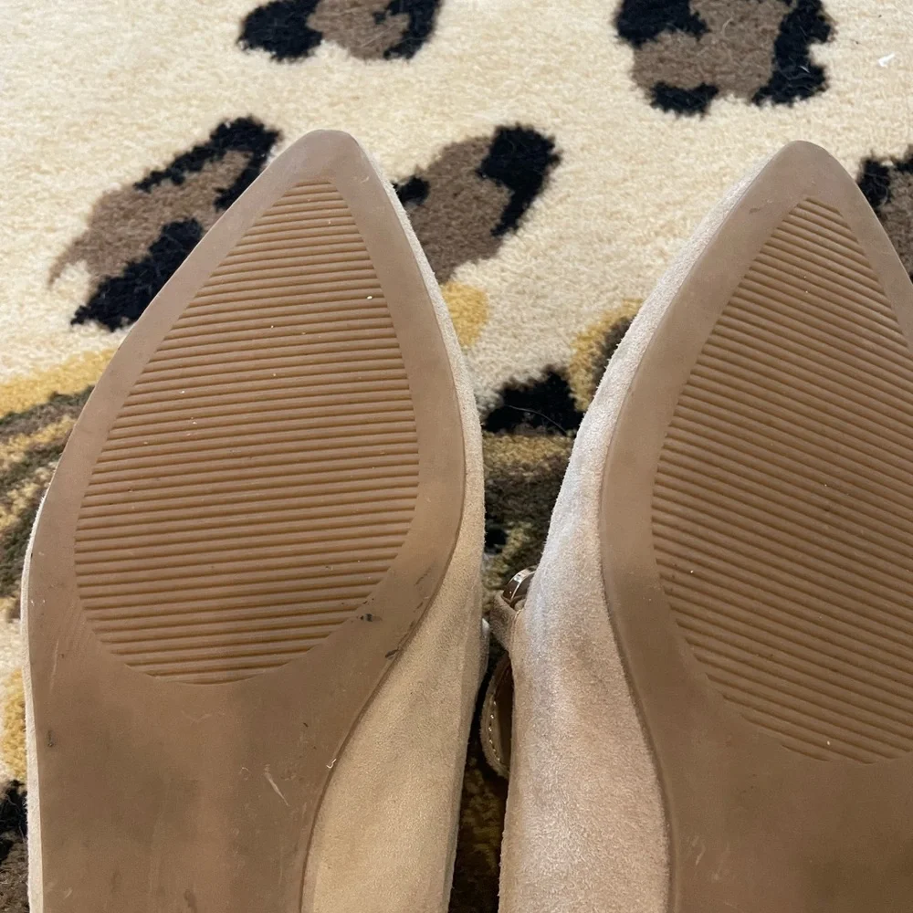 Steve Madden size 7.5 gold chain, tope, genuine, leather suede mule slip on - Picture 3 of 3